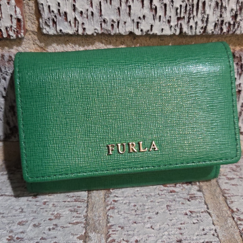 Furla Green Credit Card Leather Compact with Gold Logo - Picture 6 of 11